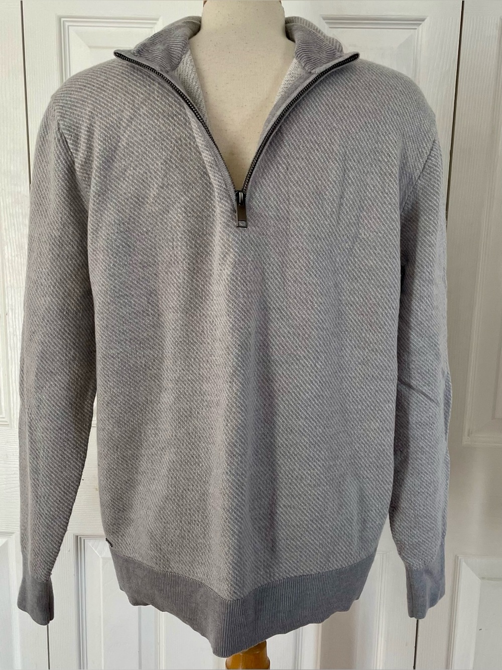 UNTUCKit Extra Fine Merino Wool Light Gray Zip-Up Sweater